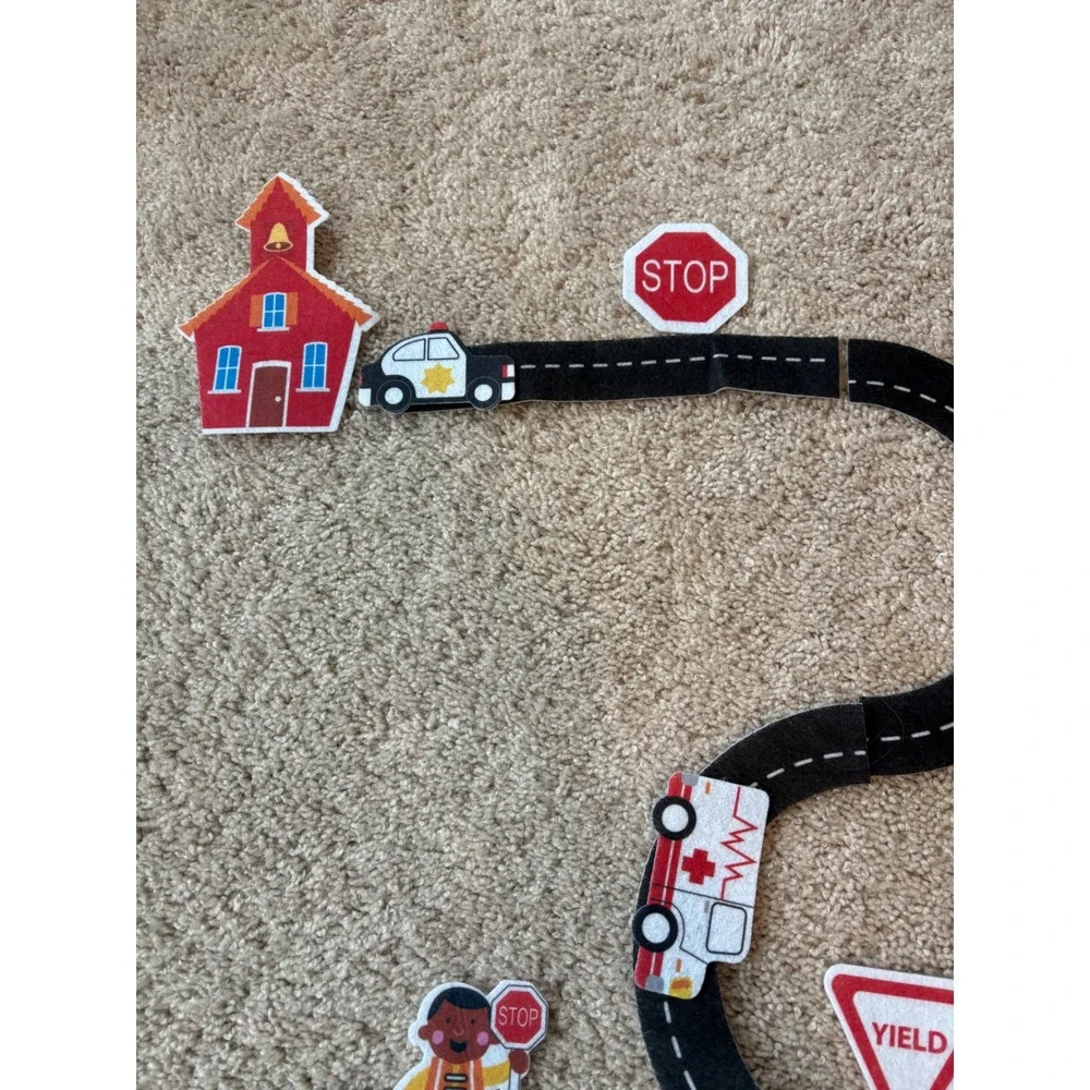 Vtg Felt Road Track Play Set w Vehicles Signs Schoolhouse People 19 Pieces Case